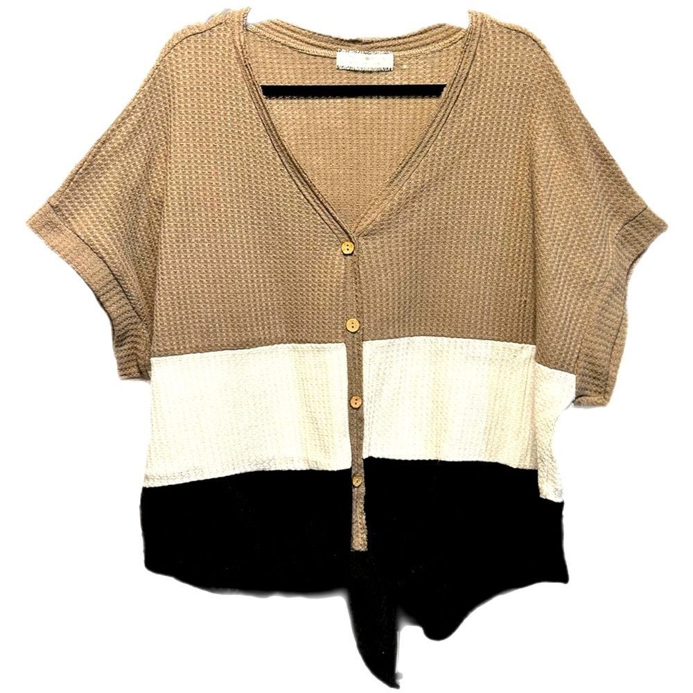 Giddy Up Glamour Women’s sz 1XL Brown, White, Black Color Block Knit Top- Tie
